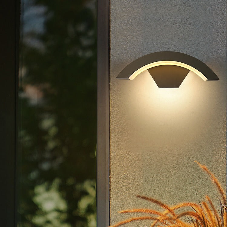 Applique murale extérieure courbée à LED