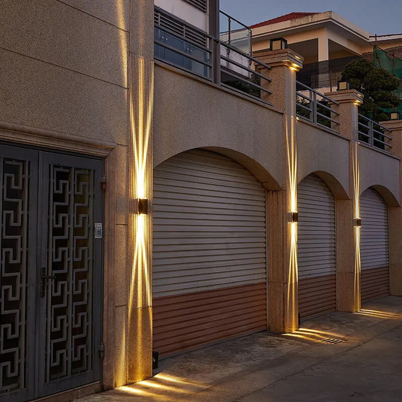 Lampada da parete rettangolare Scandi a LED per esterni con luce rivolta verso l'alto e verso il basso
