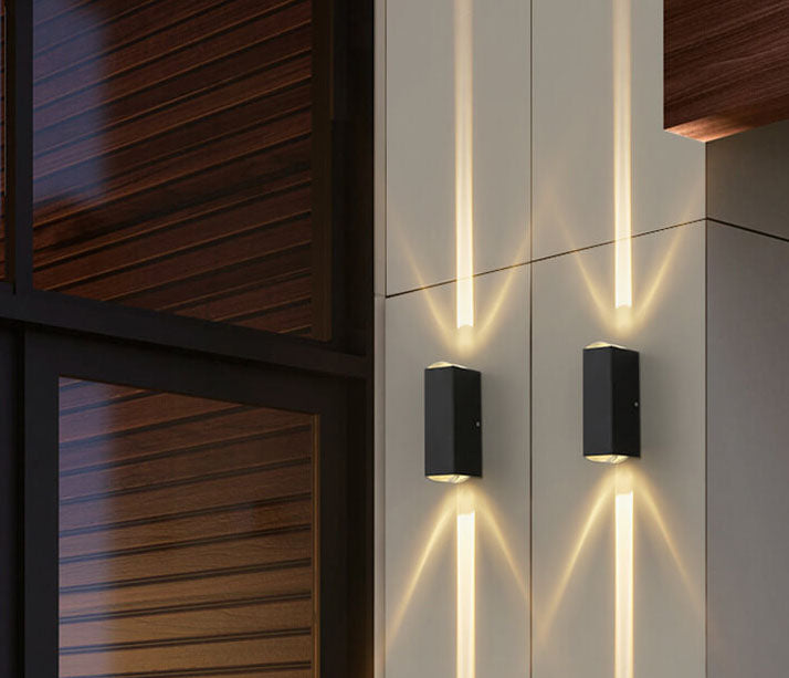 Lampada da parete rettangolare Scandi a LED per esterni con luce rivolta verso l'alto e verso il basso