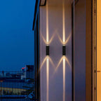 Lampada da parete rettangolare Scandi a LED per esterni con luce rivolta verso l'alto e verso il basso