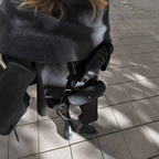 Damponcho med draperad halsringning
