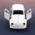Juguete de coche clásico en miniatura