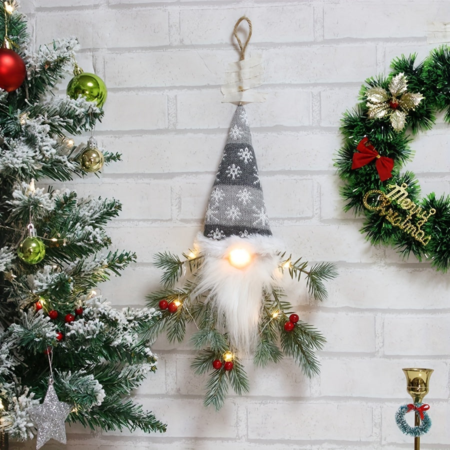 Hängande juldekorationer i form av tomtar med LED-lampor