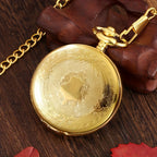 Reloj de bolsillo vintage con números romanos