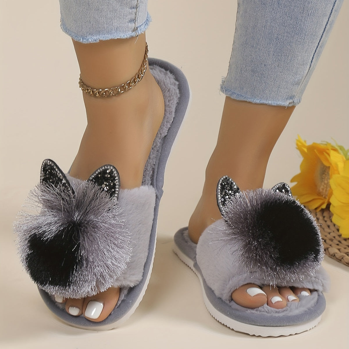 Zapatillas de felpa con pompón y punta abierta