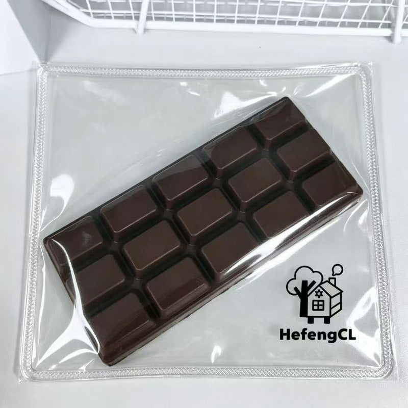 Stressleksak i form av en chokladkaka