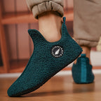 Teksturowane buty domowe wsuwane