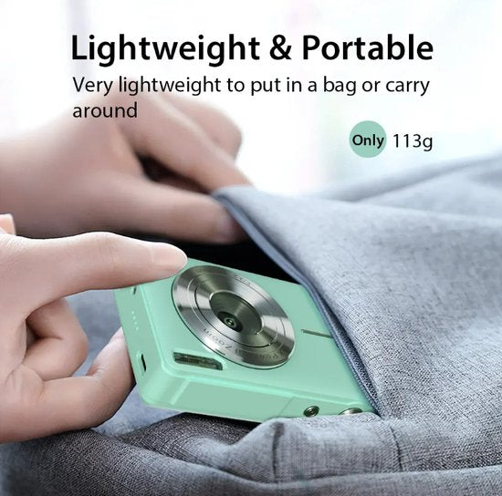 Fotocamera digitale compatta con design dell'obiettivo in stile ottico