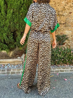 Conjunto coordinado de pierna ancha con estampado de leopardo para mujer y detalles en contraste