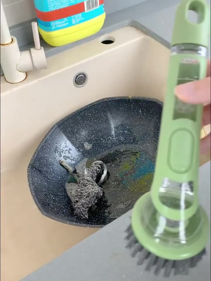 Opvaskebørste med sæbedispenser