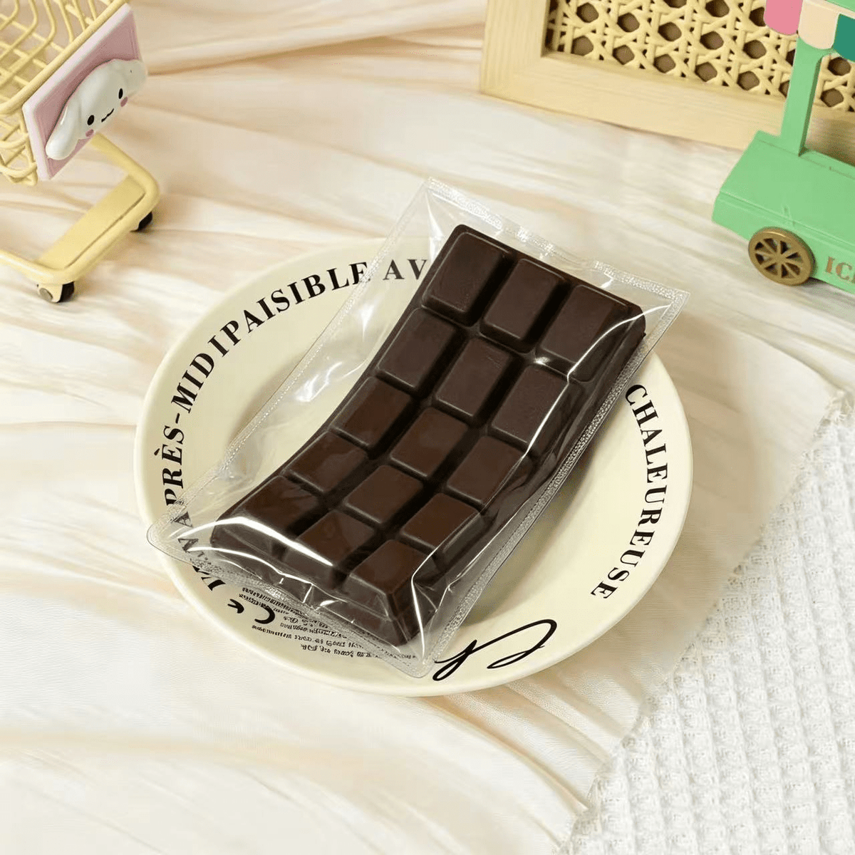Stressleksak i form av en chokladkaka