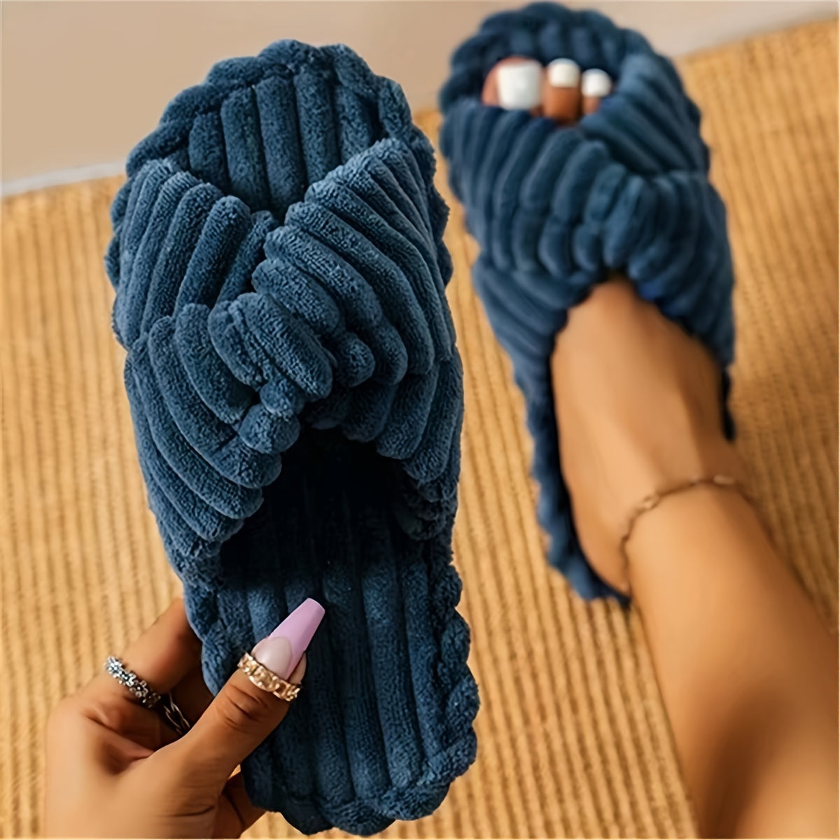 Zapatillas de casa afelpadas con puntera abierta