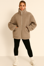 Chaqueta de forro polar de teddy para mujer con cuello alto