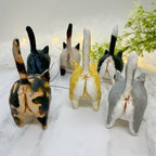 Figura de gato de estilo artesanal con detalles caprichosos para decorar el hogar