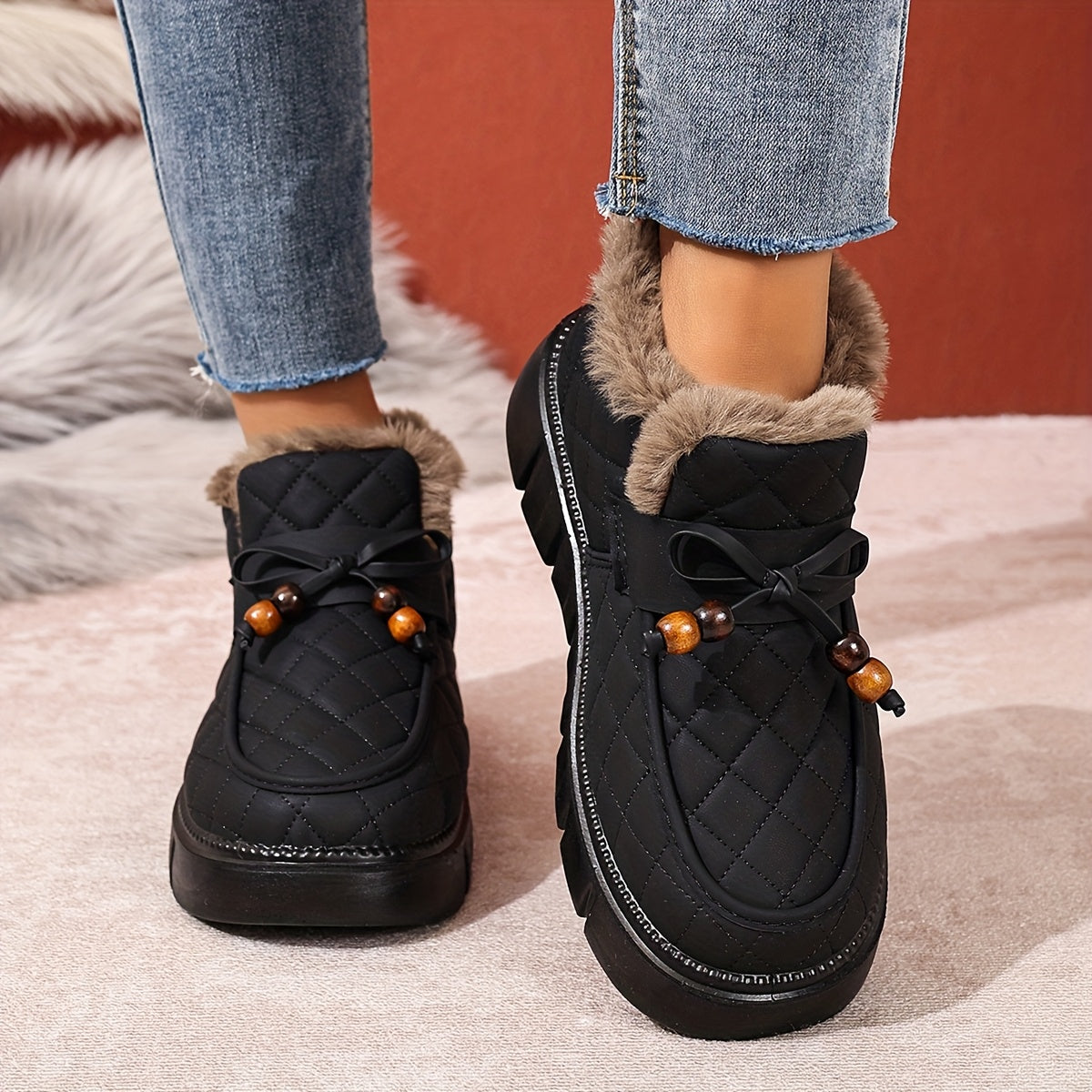 Damen-Steckschuhe mit Steppdesign und Kunstfellfutter