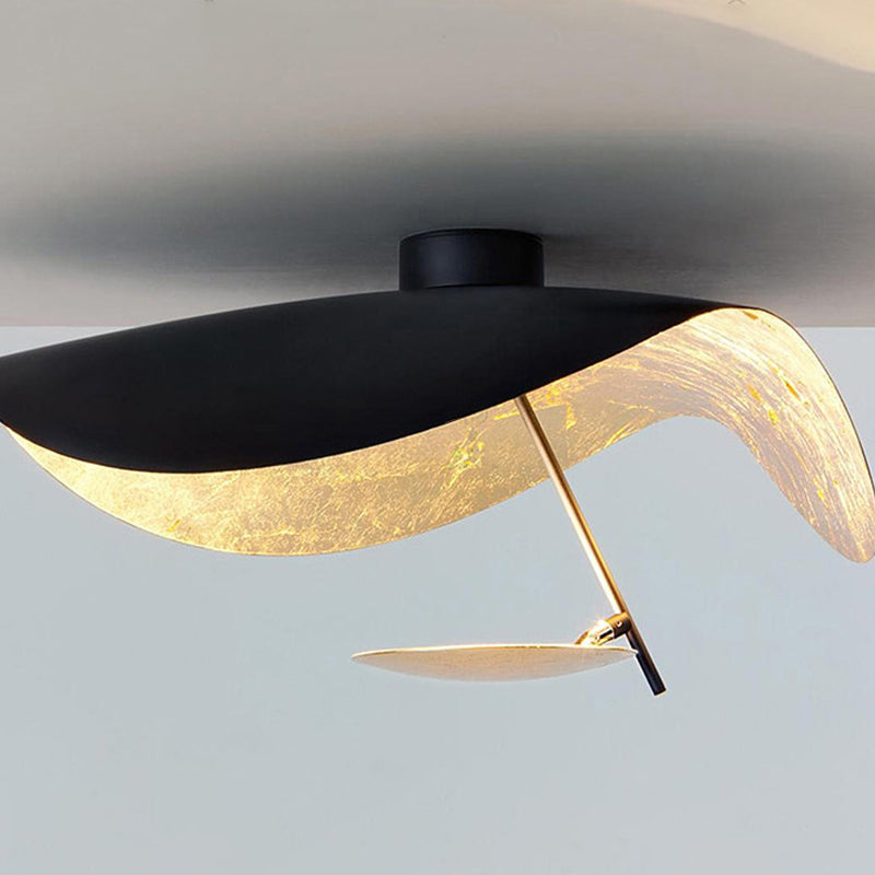 Skulpturel buet LED-pendellampe