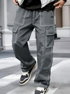 Pantalones cargo de hombre con costuras en contraste