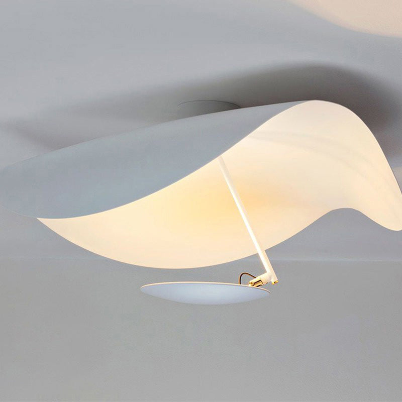 Skulpturel buet LED-pendellampe
