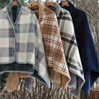 Karierter Poncho-Umhang mit Knopfleiste, weichem Kragen und Fleecefutter
