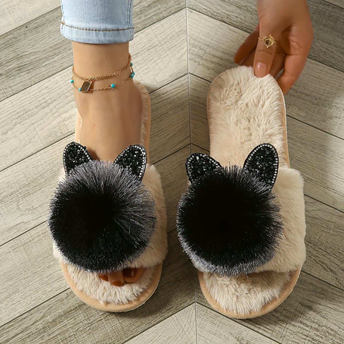 Zapatillas de felpa con pompón y punta abierta