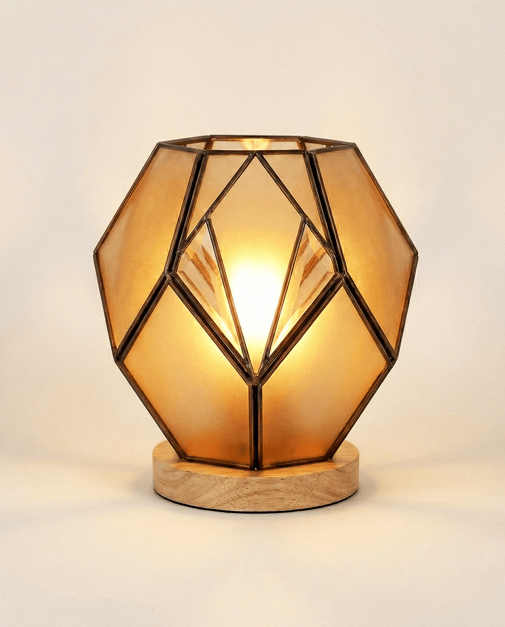 Geometryczna lampka stołowa z bursztynowego szkła