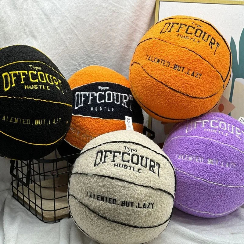 Mjuk dekorationskudde med basketmotiv