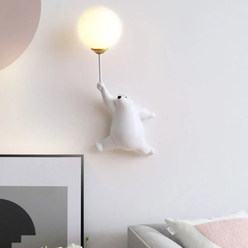 Dziecięca lampa ścienna 3D z niedźwiadkiem i kloszem w kształcie kuli