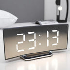 Buet LED-digitalvækkeur med dæmpbart display