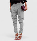 Pantaloni da donna con pieghe e gamba affusolata