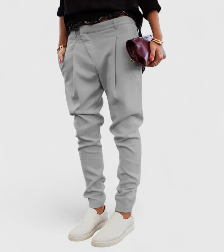 Women’s Tapered Pleated Trousers