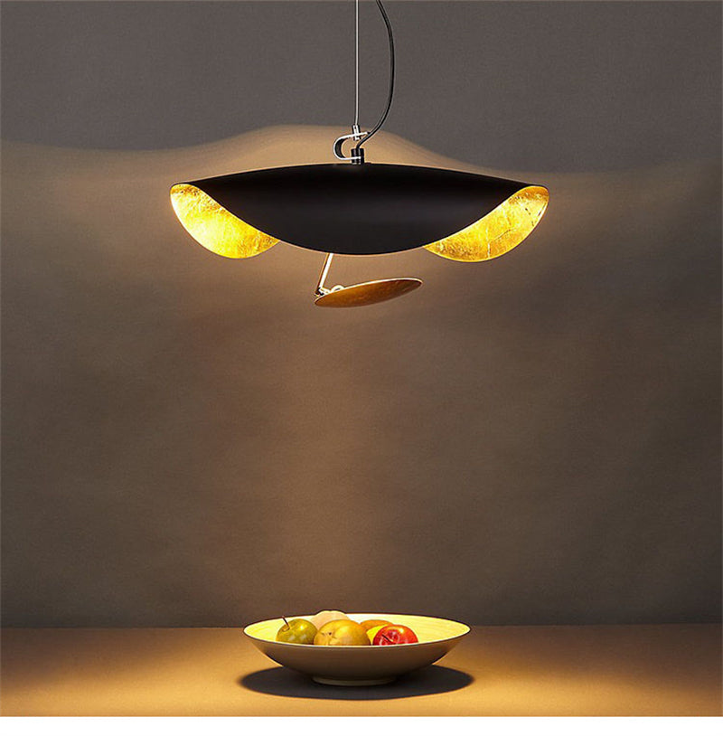 Skulpturel buet LED-pendellampe