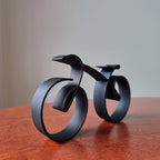 Minimalistisk cykelskulptur til dekorativ udstilling