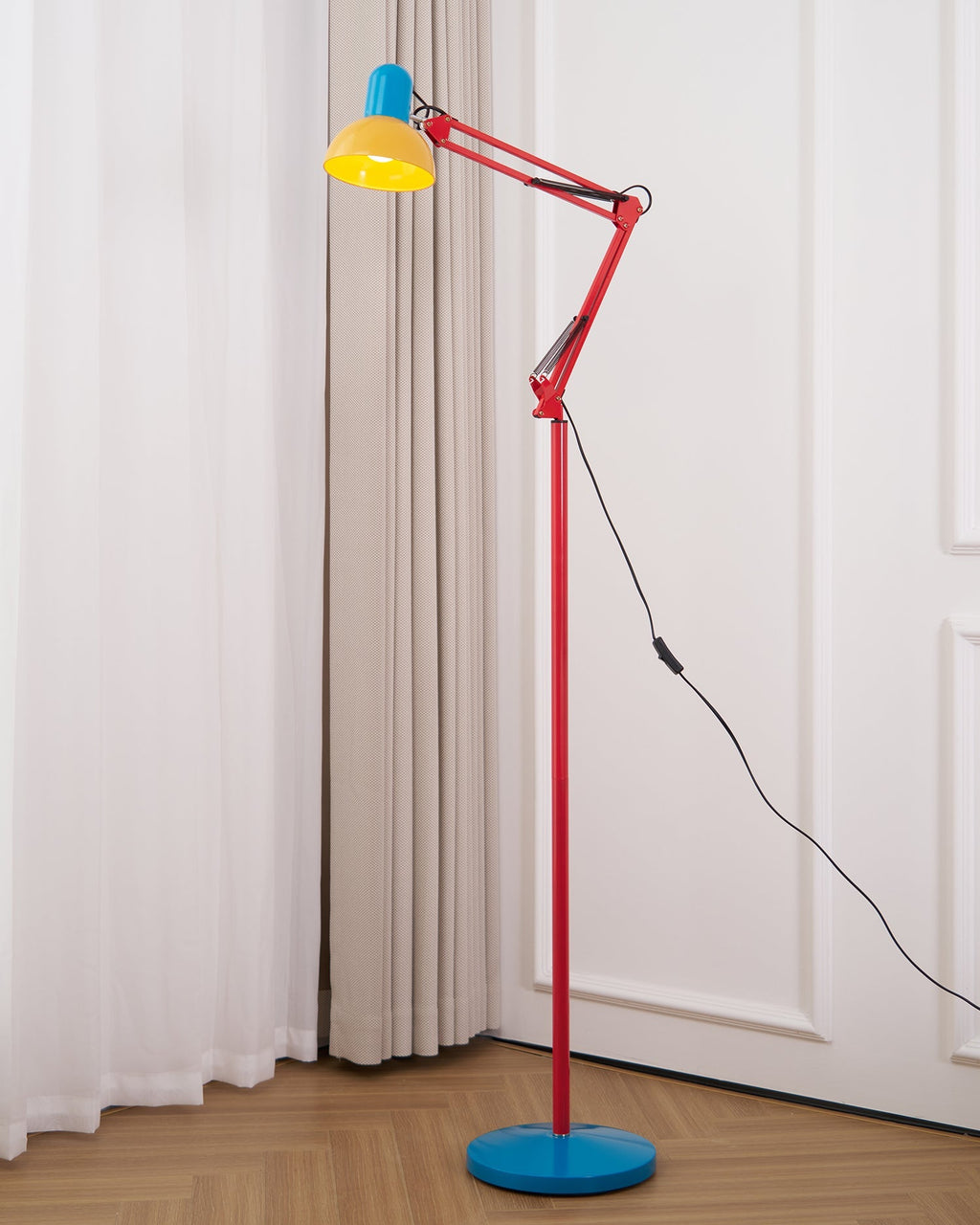 Adjustable Arm Floor Lamp