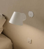 Ładowana regulowana lampa ścienna z aluminium
