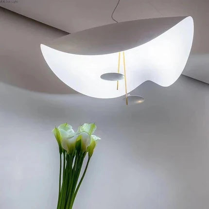 Skulpturel buet LED-pendellampe