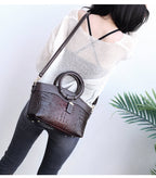 Sac à main structuré pour femme en cuir gaufré façon crocodile