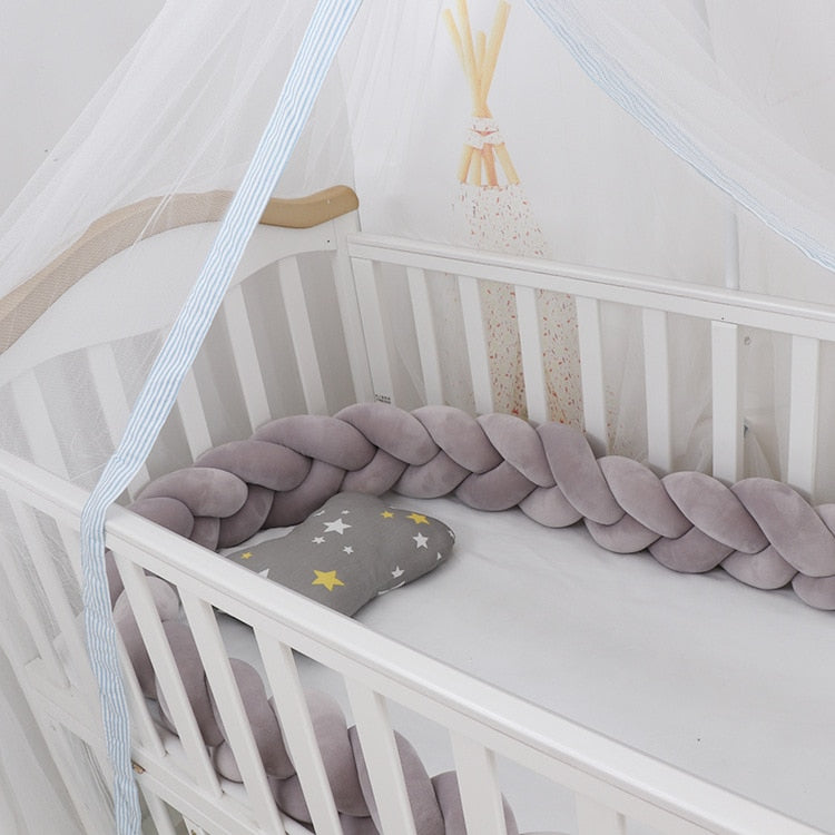Flettet sengekant til babyseng