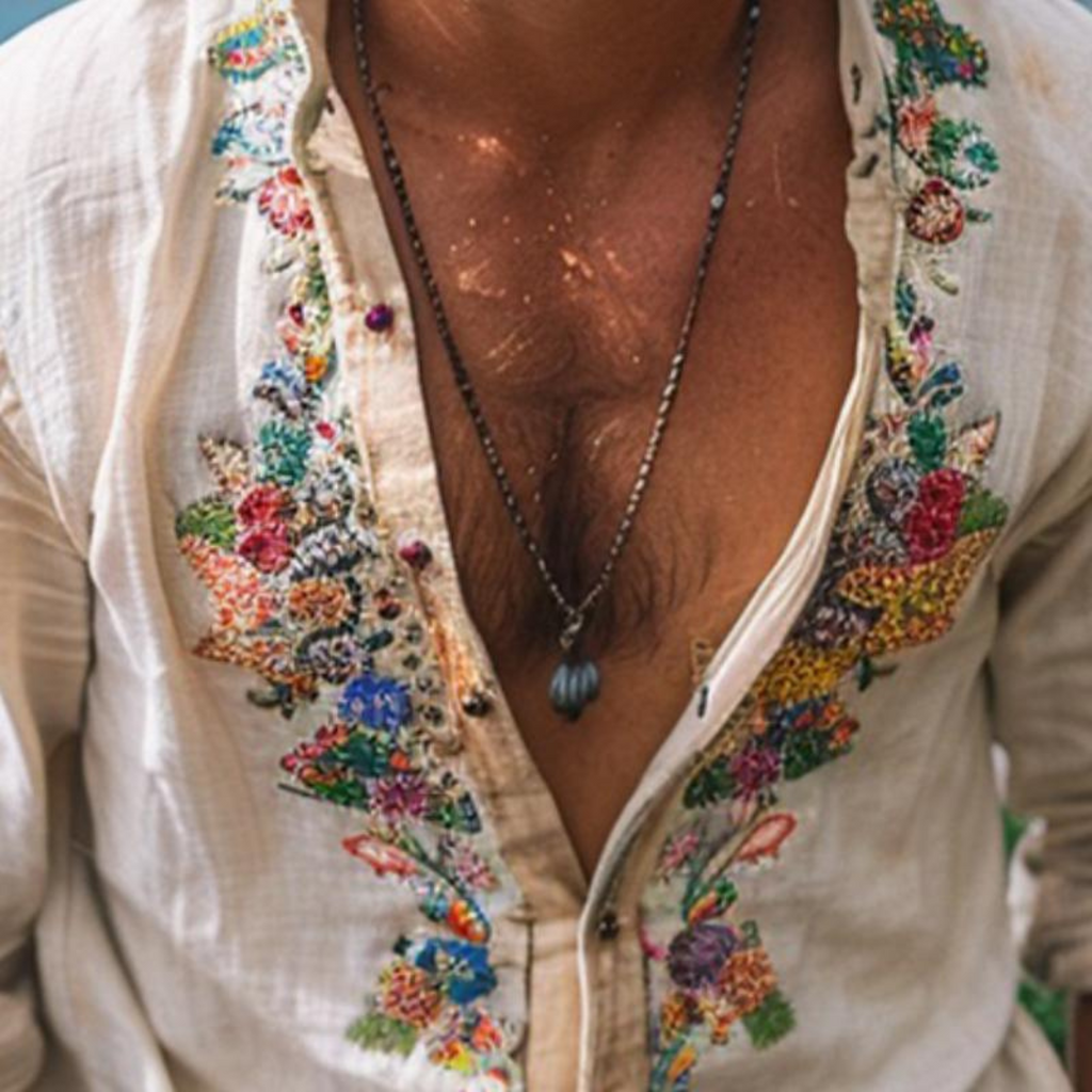 Bedrucktes Boho-Hemd für Herren mit legerer Passform und kunstvollen Blumendetails