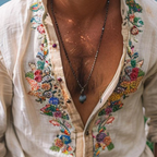 Bedrucktes Boho-Hemd für Herren mit legerer Passform und kunstvollen Blumendetails