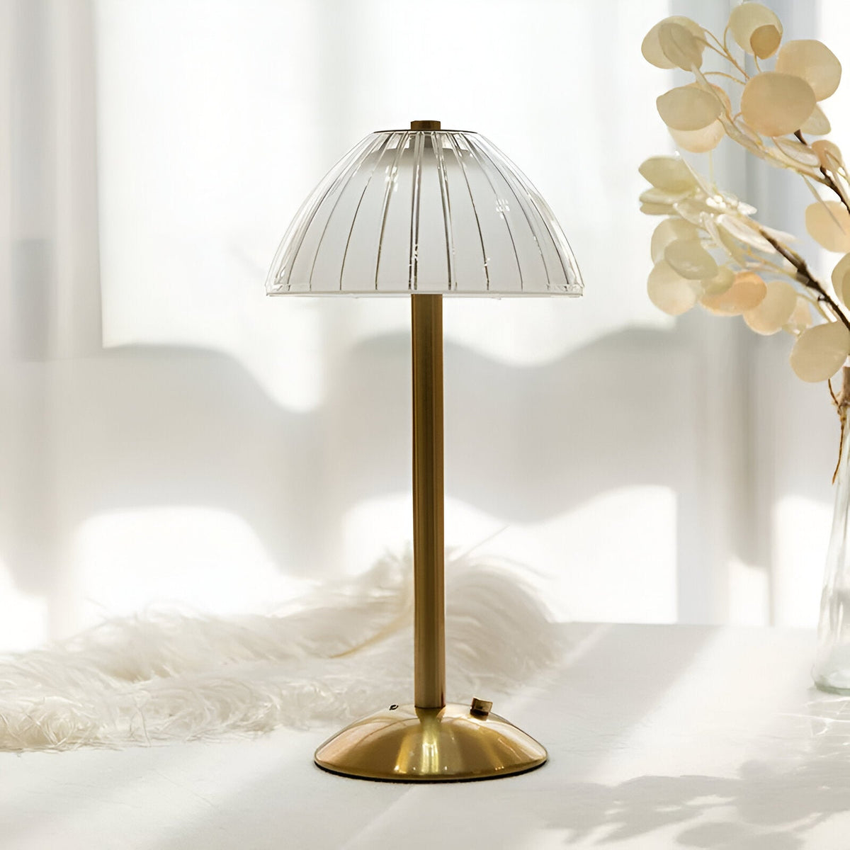 Bordlampe med krystalskærm