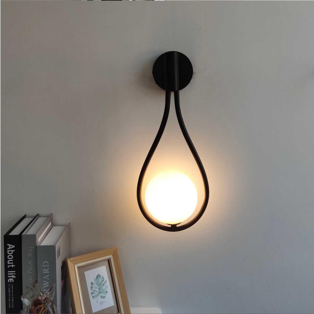 Nordycka szklana lampa ścienna w kształcie kropli