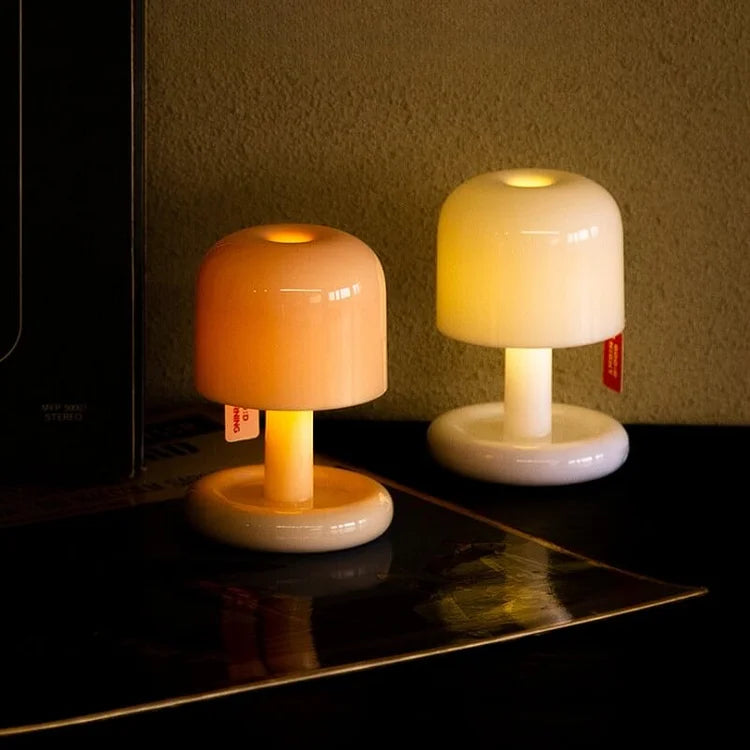 Mini lampada da tavolo decorativa portatile con paralume a forma di fungo