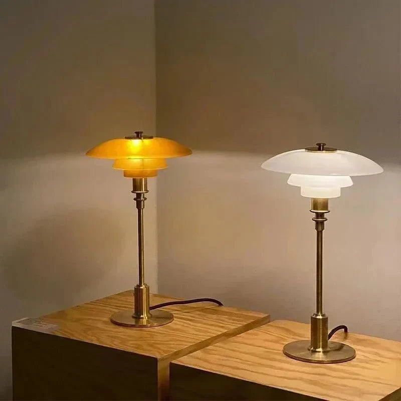 Nordycka szklana lampka stołowa LED