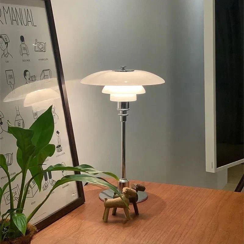 Nordycka szklana lampka stołowa LED