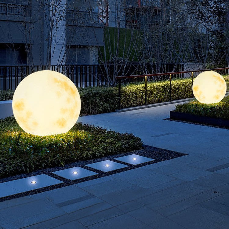 Moon Globe Garden Light