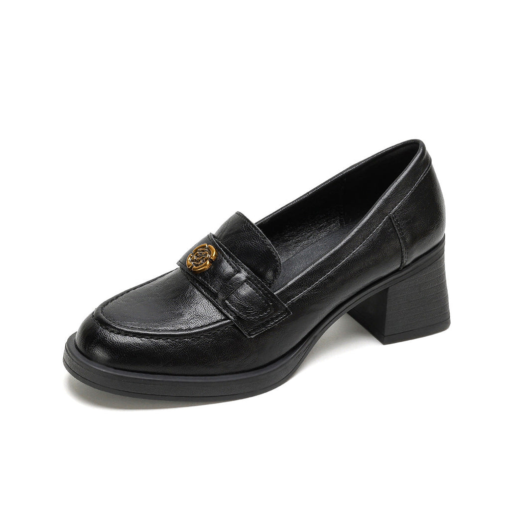 Loafers för kvinnor med blockklack och slip-on-design