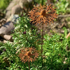Havepind i jern med rustpatina og blomstermotiv