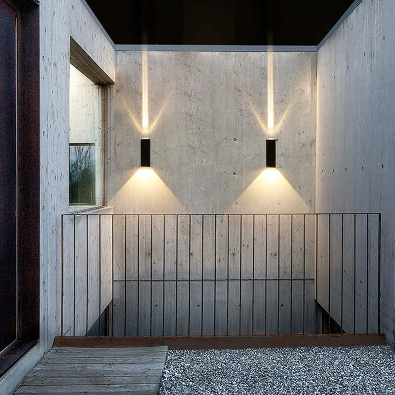 Lampada da parete rettangolare Scandi a LED per esterni con luce rivolta verso l'alto e verso il basso