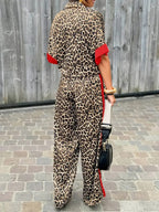 Conjunto coordinado de pierna ancha con estampado de leopardo para mujer y detalles en contraste