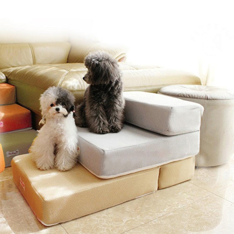 Escalera para mascotas con peldaños acolchados